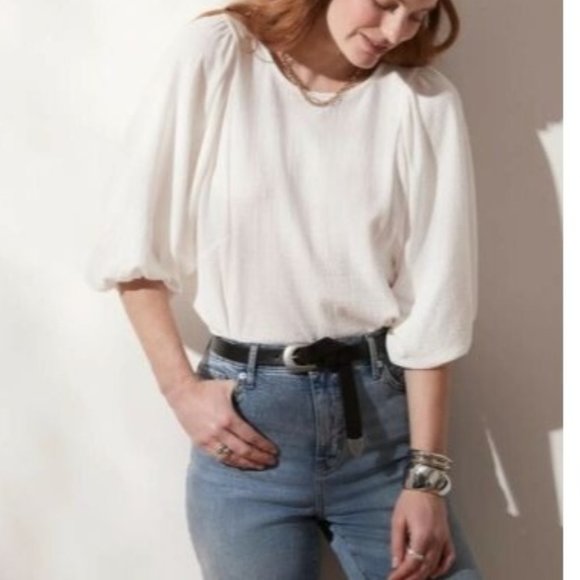 Banana Republic Factory Tops - 𝅺Banana Republic Factory 3/4 Puff Sleeve Textured Snow Day White Blouse Top